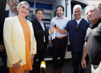 Kicillof recorrió la ampliación del hospital De la Vega y sumó tres ambulancias de alta complejidad