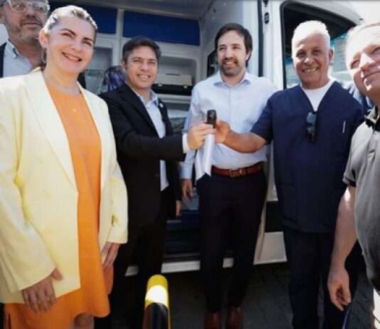 Kicillof recorrió la ampliación del hospital De la Vega y sumó tres ambulancias de alta complejidad