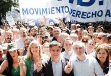 Buenos Aires: Kicillof se sumó a la marcha a Plaza de Mayo contra la reforma laboral