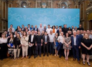 Kicillof reunió a más de 80 pymes y advirtió sobre el impacto del modelo económico nacional