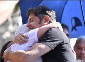 Kicillof marchó con Madres de Plaza de Mayo y apuntó contra el negacionismo a 50 años del golpe