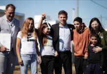Kicillof entregó 38 viviendas en Lincoln con una inversión de $1.571 millones