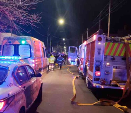 Un incendio en un edificio provocó terror en los vecinos