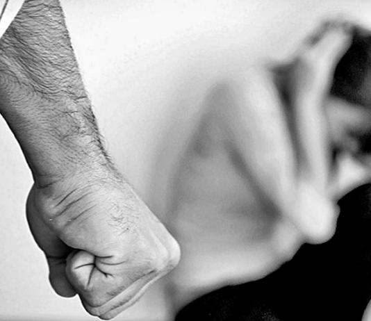 Un hombre quedó detenido por golpear a su pareja